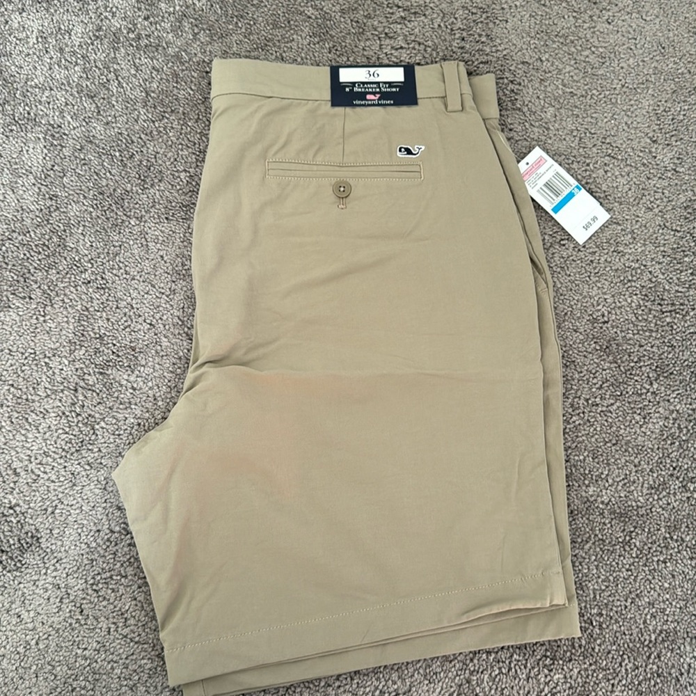 BNWT Breaker Shorts 8” khaki color